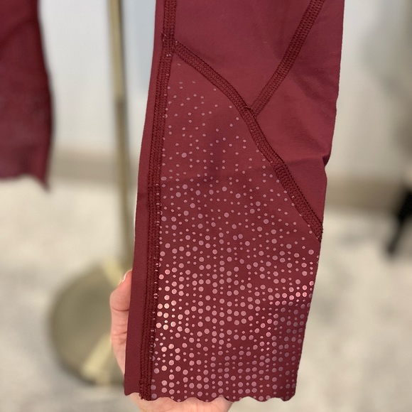 Lululemon Running Leggings | Size 4 | Burgundy | Reflective | GREAT Condition - Picture 3 of 7